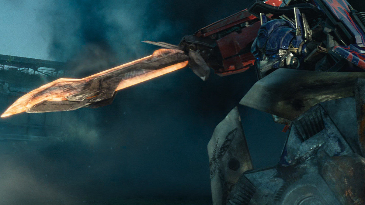 Transformers: Dark of the Moon’ review by Alex Barajas 🚀 • Letterboxd