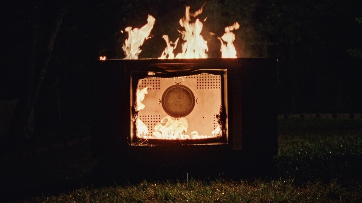 I Saw the TV Glow’ review by Matthew Schofield • Letterboxd