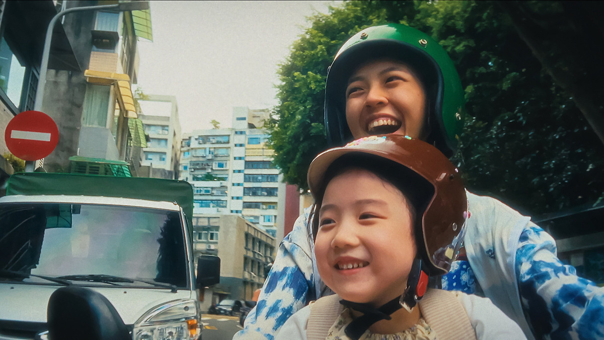 Left-Handed Girl’ review by lutfiyudandi • Letterboxd