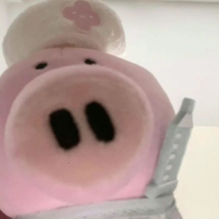 893