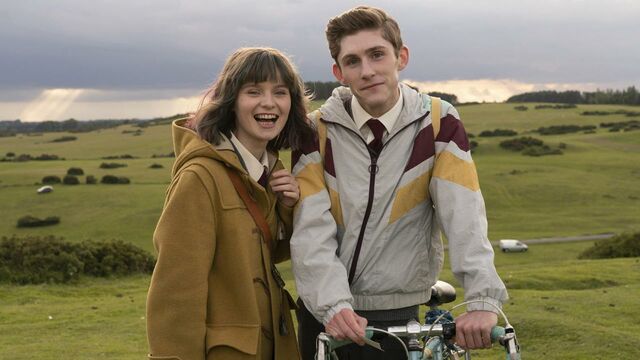 Lola Petticrew and Fionn O’Shea as Amber and Eddie in Dating Amber.