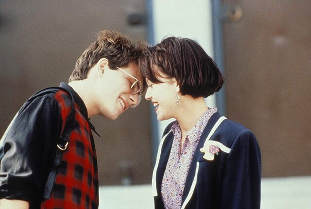 Christian Slater and Samantha Mathis in Pump Up the Volume (1990).