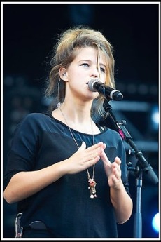 ‎Selah Sue - Concert aux Vieilles Charrues (2012) • Film + cast ...