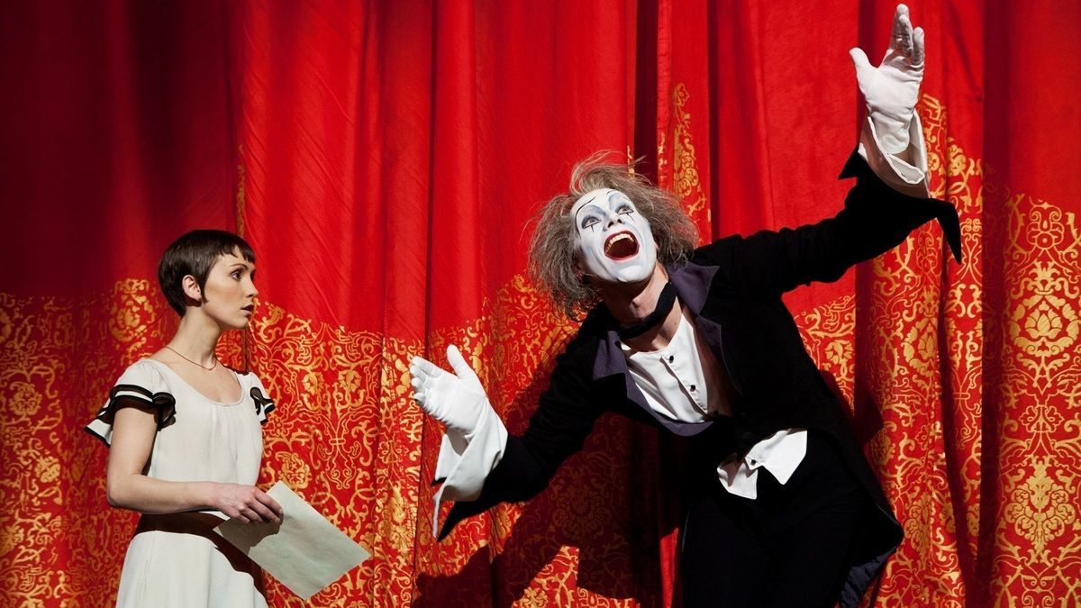 Cirque Du Soleil Worlds Away (2012) screenshot