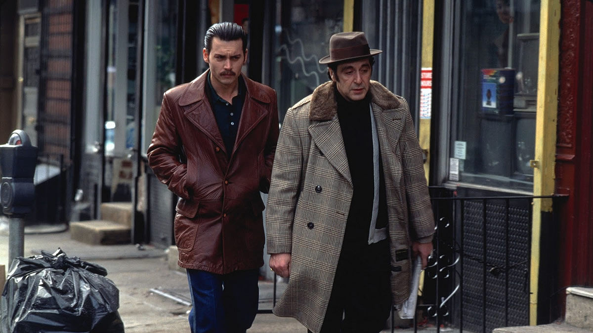 donnie-brasco-1200-1200-675-675-crop-000000 „Дони Браско“ – Когато агентът става мафиот по неволя