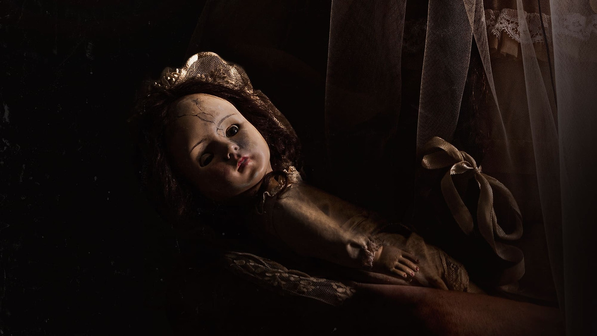 The Communion Girl (2022) directed by Víctor García • Reviews, film + cast