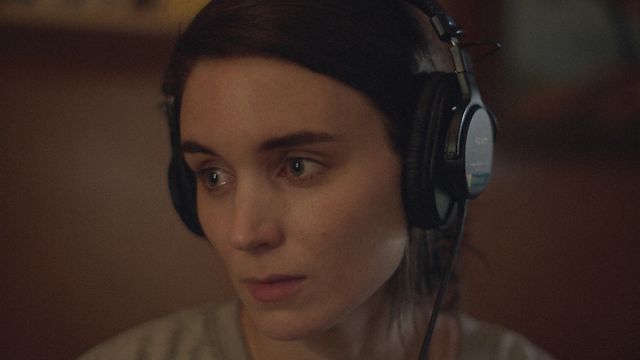 Rooney Mara in A Ghost Story (2017), probably bumping her favorite commentary.