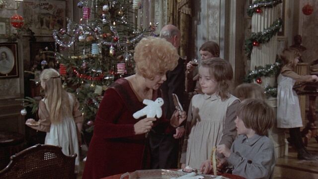 Whoever Slew Auntie Roo? (1972).