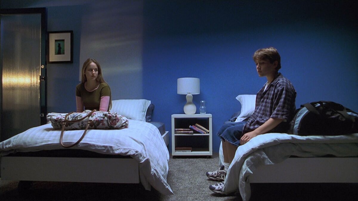 The Glass House (2001) directed by Daniel Sackheim • Reviews, film + cast • Letterboxd