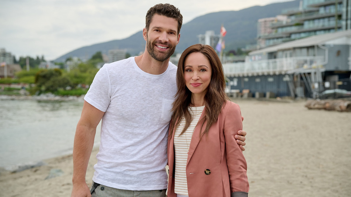 Junebug 2024 Directed By David Weaver Reviews Film Cast junebug-2024-directed-by-david-weaver-reviews-film-cast