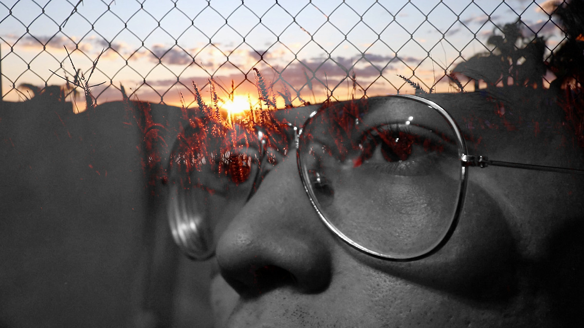 ‎Dr. Laser (2020) directed by Gonzalo Gaytán • Film + cast • Letterboxd