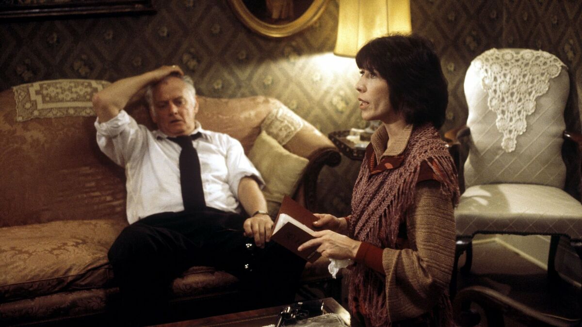 The Late Show (1977) directed by Robert Benton • Reviews, film + cast
