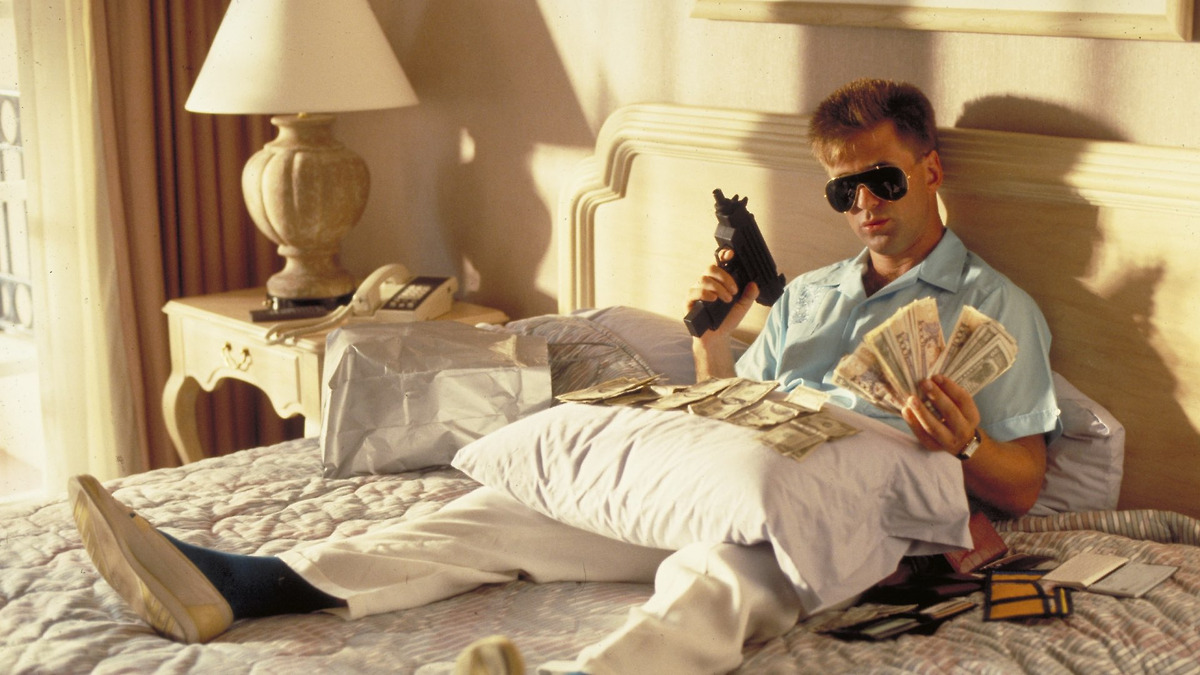 Miami Blues’ review by SmoothieMeat • Letterboxd