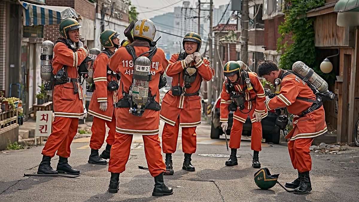 Firefighters (2024) directed by Kwak Kyung-taek • Reviews, film + cast •  Letterboxd