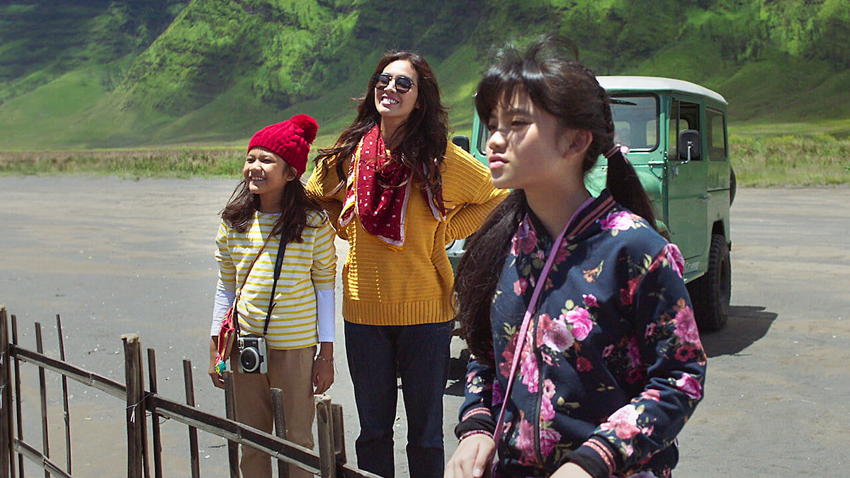 ‎Run to the Beach (2018) directed by Riri Riza • Reviews, film + cast ...