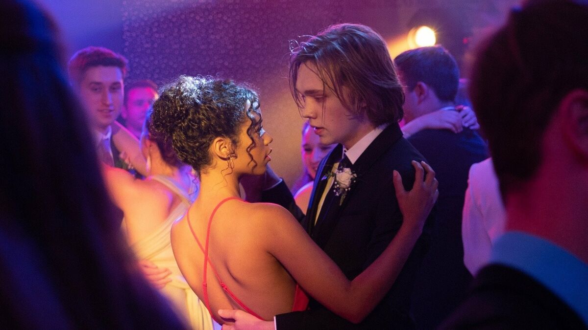 ‎Words on Bathroom Walls (2020) directed by Thor Freudenthal • Reviews