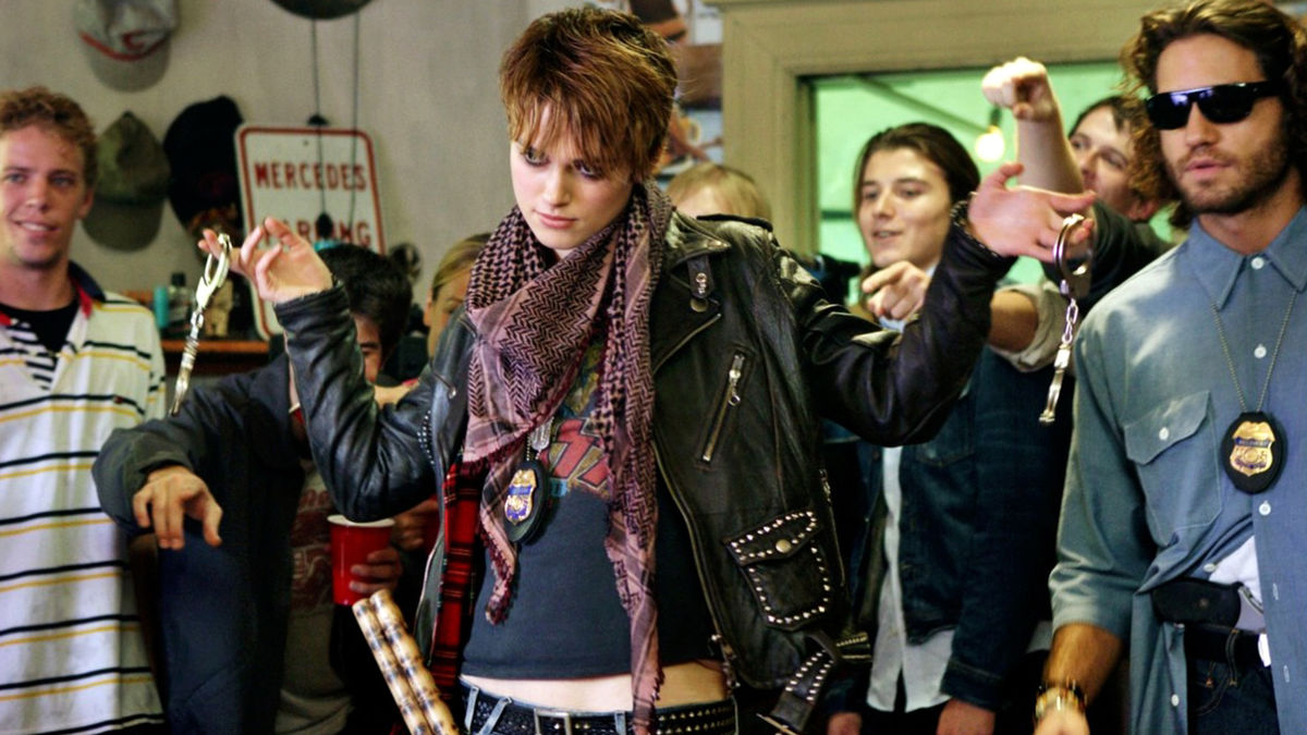 Domino (2005) directed by Tony Scott • Reviews, film + cast • Letterboxd