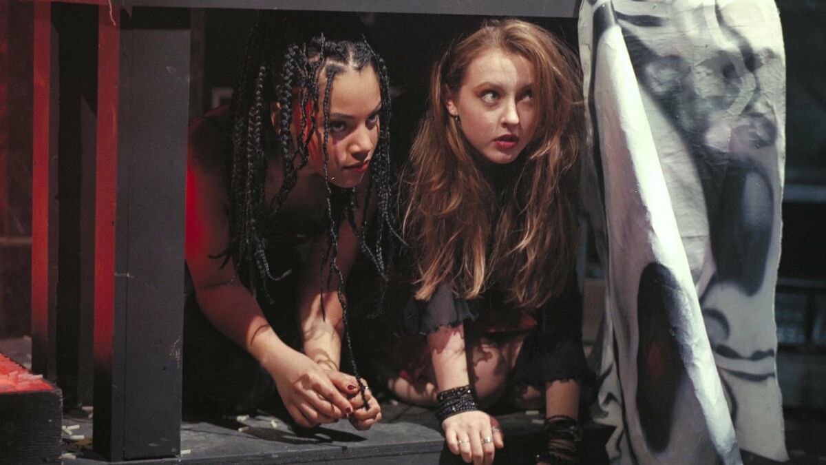 Bones (2001) directed by Ernest R. Dickerson • Reviews, film + cast