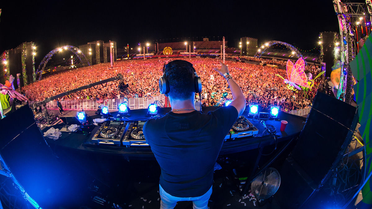 Under the Electric Sky (2014) directed by Dan Cutforth, Jane Lipsitz ...