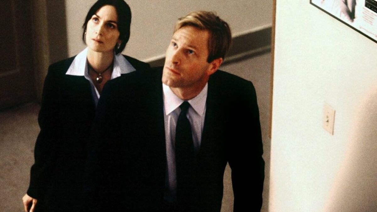 Suspect Zero (2004) directed by E. Elias Merhige • Reviews, film