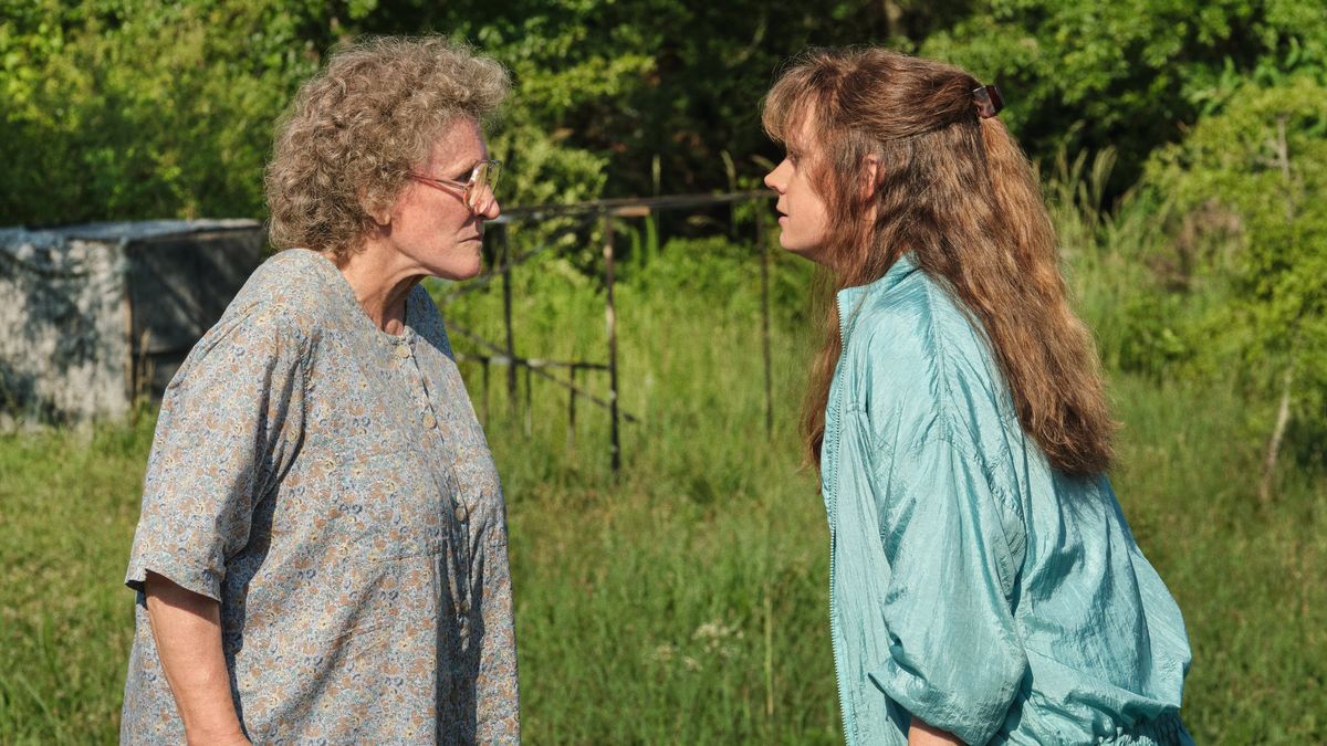 Hillbilly Elegy (2020) directed by Ron Howard • Reviews, film + cast