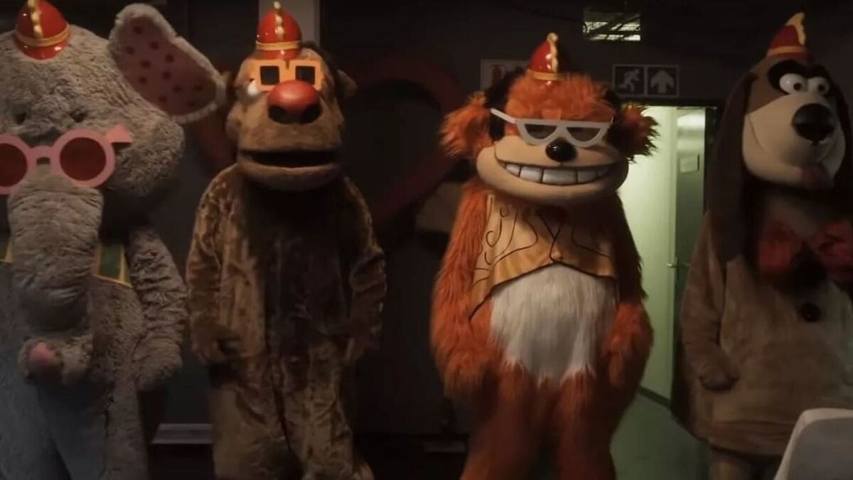 The Banana Splits Movie 2019 Directed By Danishka Esterhazy Reviews Film Cast Letterboxd