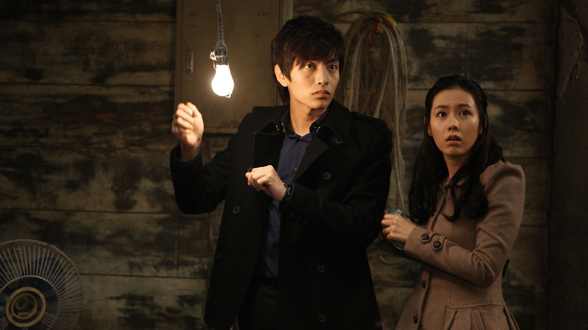 3. kép forrása https://a.ltrbxd.com/resized/sm/upload/ni/pw/su/qa/spellbound-1200-1200-675-675-crop-000000.jpg?v=dc40f9919a