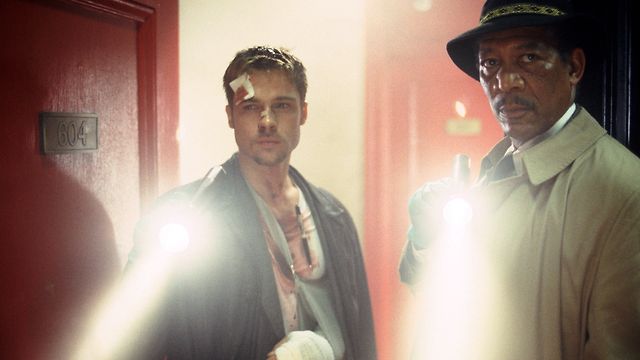 Brad Pitt and Morgan Freeman in Se7en (1995).