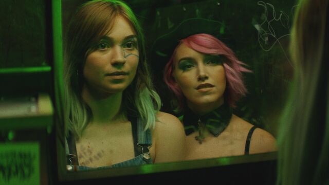 Lennon Gates (Sylvie Mix) studies indie icon Bobbi Kitten (playing a fictional version of herself) in Poser.