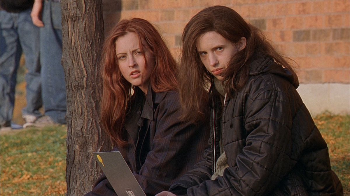 Ginger Snaps (2000) directed by John Fawcett • Reviews, film + cast •  Letterboxd