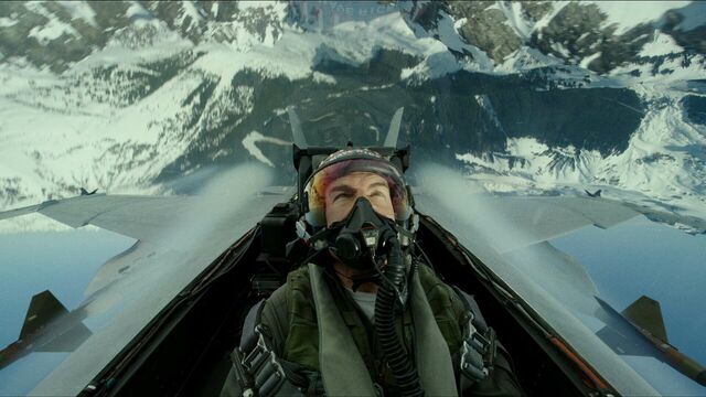 No barf bags required for seasoned aerial professional Tom Cruise.
