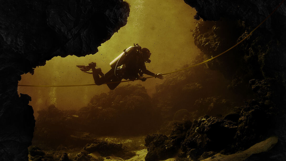 ‎The Rescue (2021) directed by Jimmy Chin, Elizabeth Chai Vasarhelyi