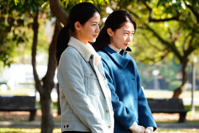 Sonia Yuan and Park Yurim rehearsing a scene from Uncle Vanya in Drive My Car.