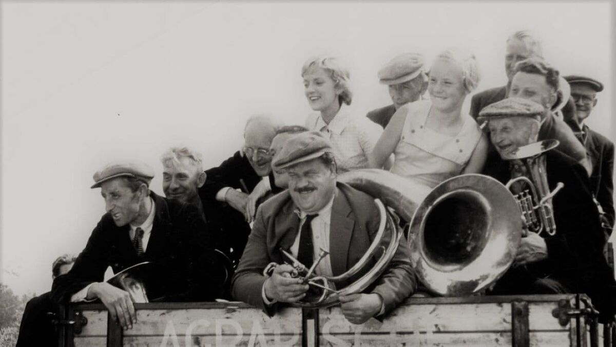 ‎Fanfare (1958) directed by Bert Haanstra • Reviews, film + cast