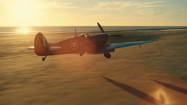 LaRosa praises Craig Hosking’s “stunning aerial photography” in Christopher Nolan’s Dunkirk (2017).