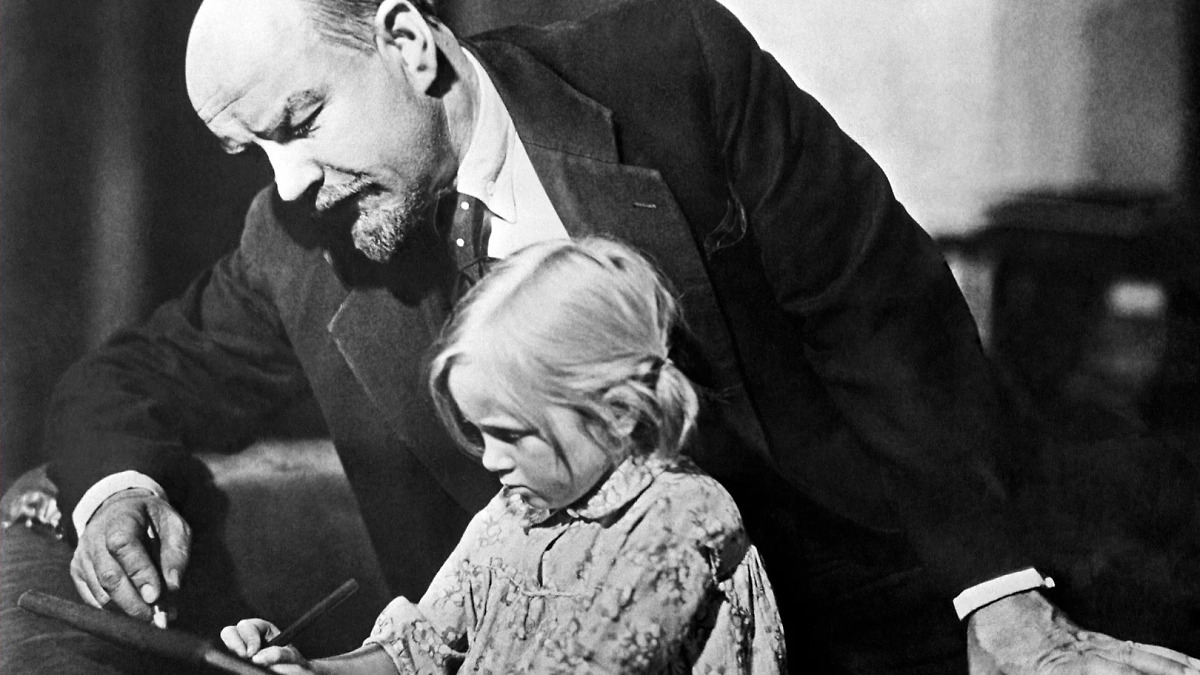 ‎Lenin in 1918 (1939) directed by Mikhail Romm • Reviews, film + cast ...