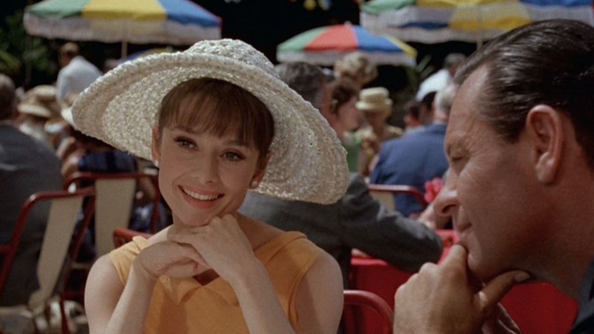オードリー・ヘプバーンの映画 「パリで一緒に」 パリ祭の夜二人の恋は成就した！ | 人生・嵐も晴れもあり！