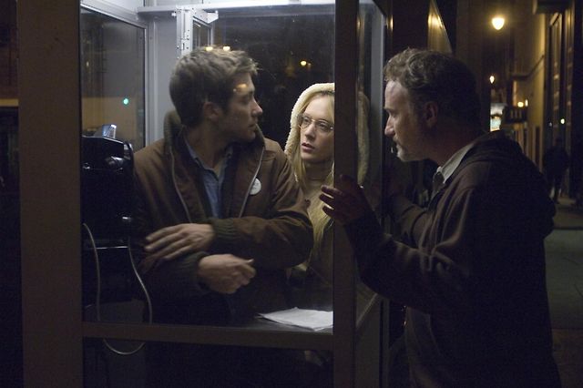 David Fincher with Jake Gyllenhaal and Chloë Sevigny on the set of Zodiac (2007).