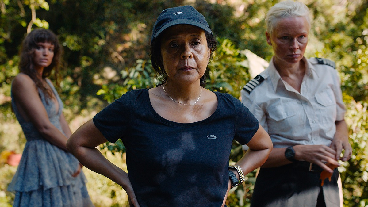 ‎Dolly De Leon Talks Triangle of Sadness , a story by Filmhounds