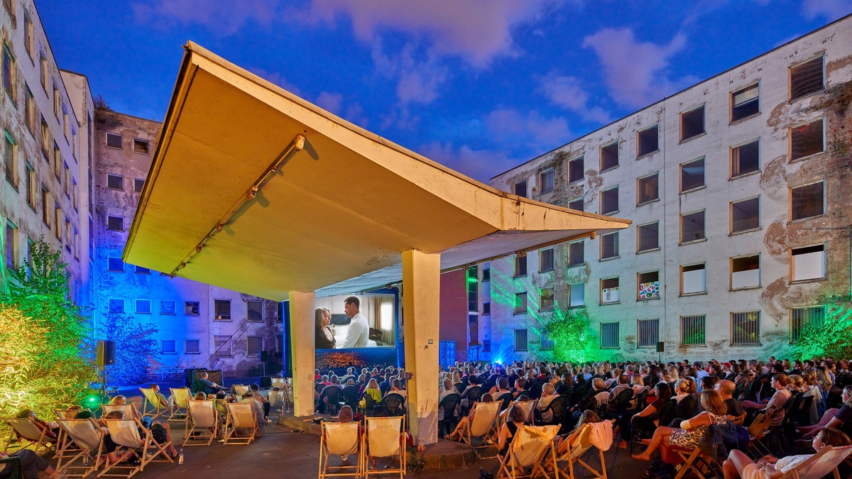  10 Years of Open Air Cinema Frankfurt, a story by LICHTER Filmfest Bildidee 