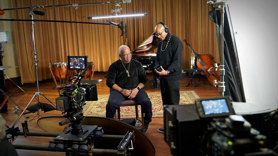 ‎Fiscal Updates: Checking in with A Little House In Aberdeen, From the